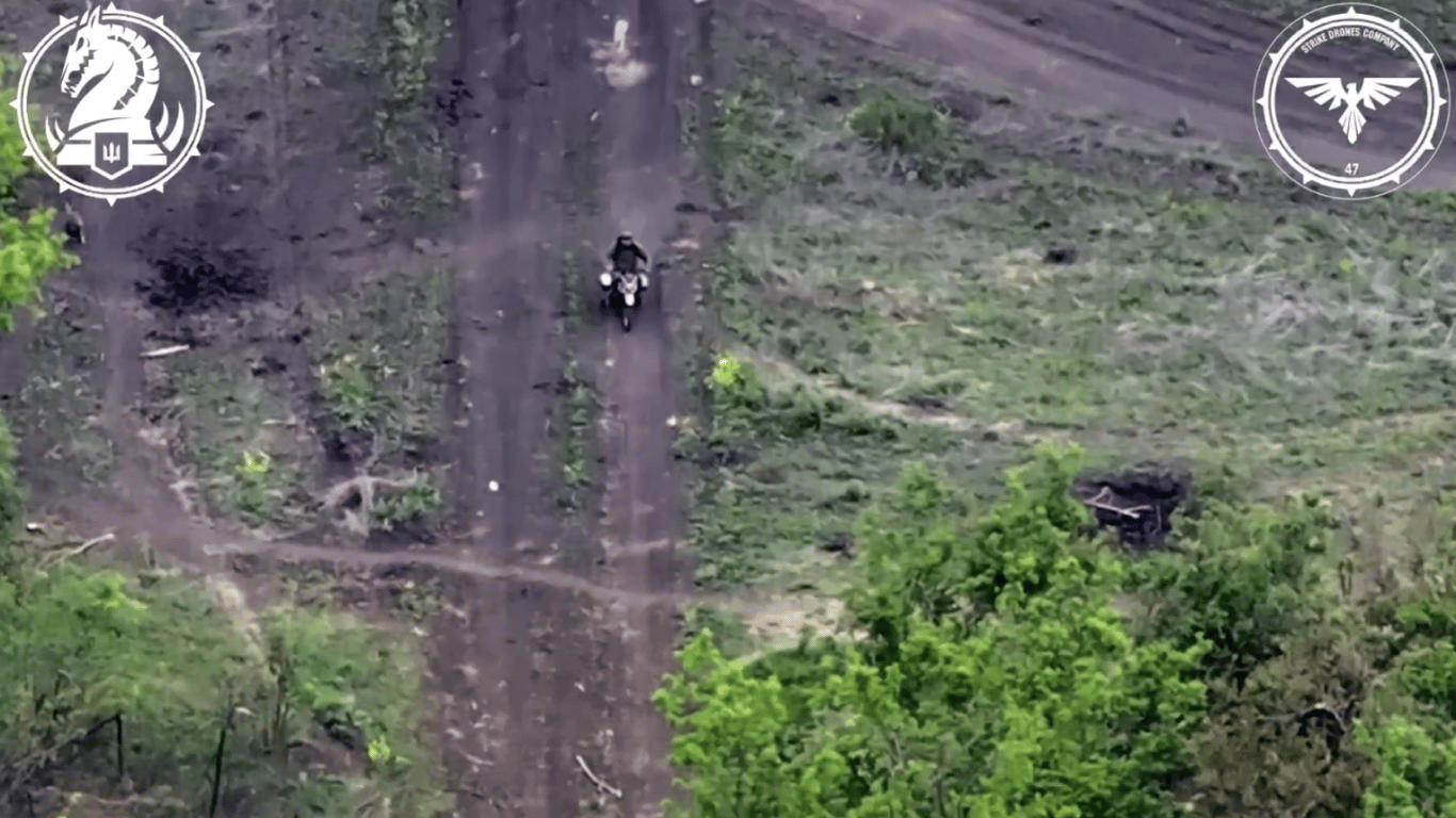 Оккупанты пересаживаются на мопеды, чтобы убегать от украинских дронов