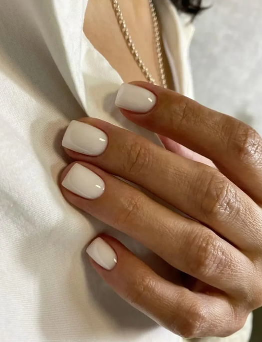 Універсальні відтінки манікюру