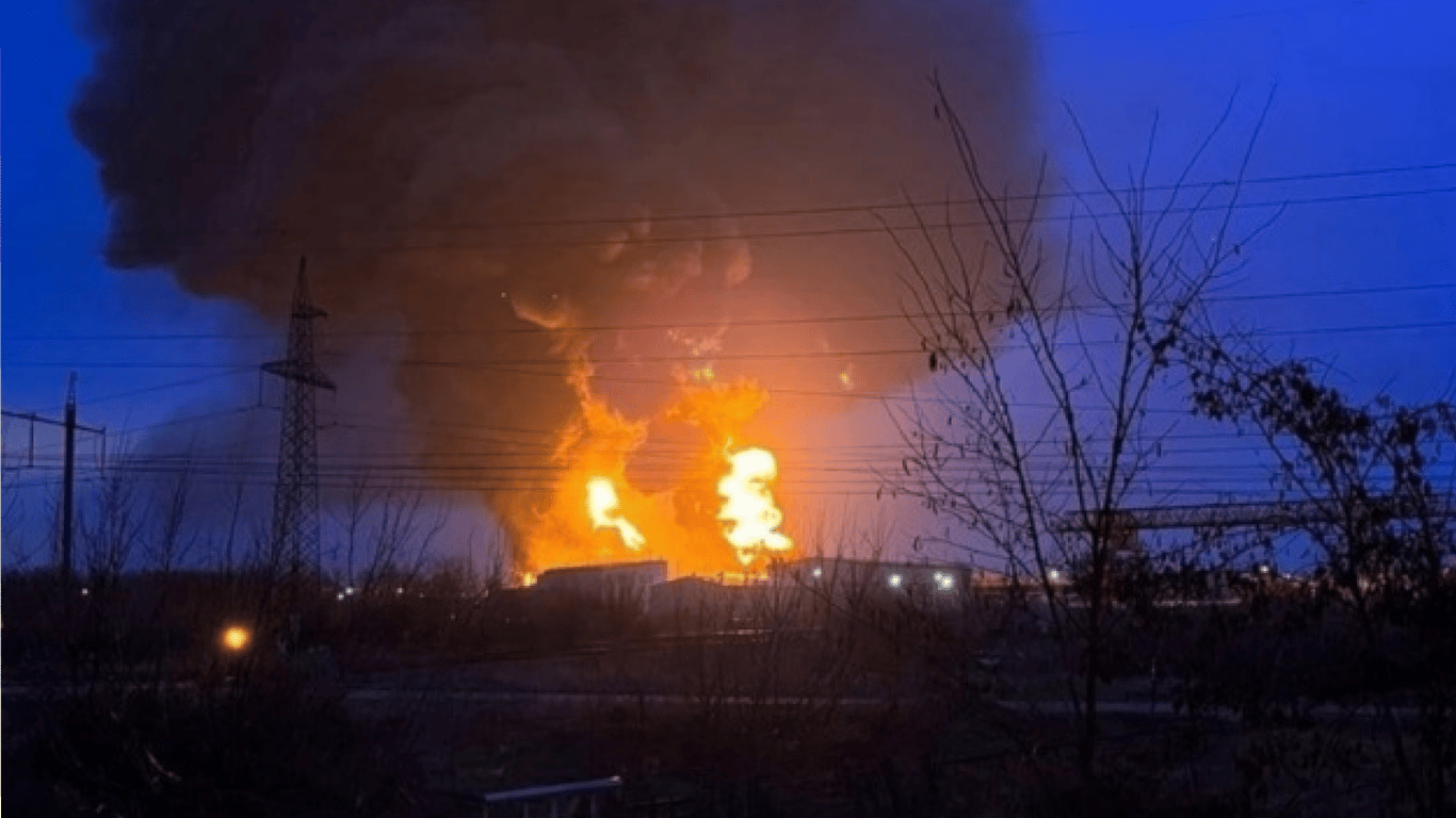 В росії вночі було чутно вибухи