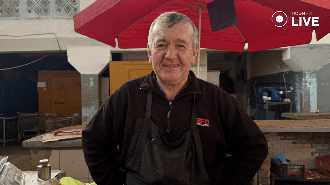 Продавець Іван про вартість свинини