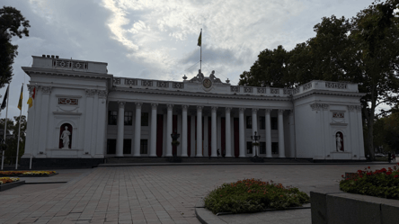 Мовні скандали на Одещині: порушення скоїли 13 депутатів - 290x166