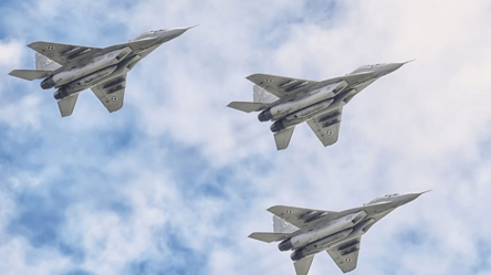 Польща підтвердила переговори з Україною щодо МіГ-29 в обмін на дрони - 285x160
