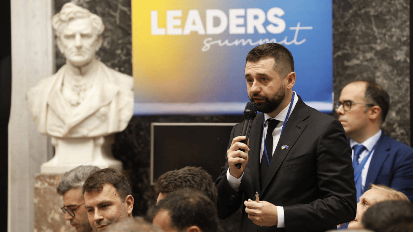 Арахамия заявил, что Рада может действовать в сложных условиях