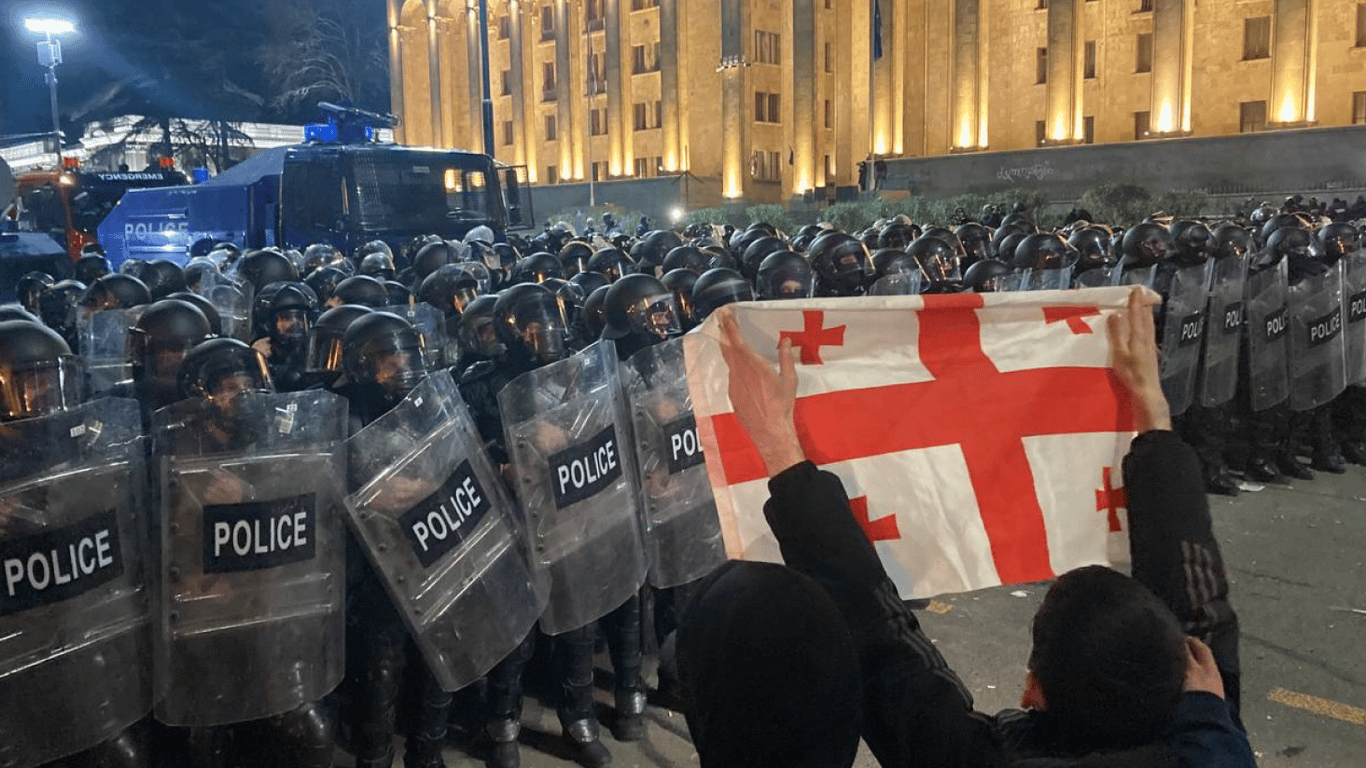 Задержанных участников митингов в Грузии перевели в разные города страны