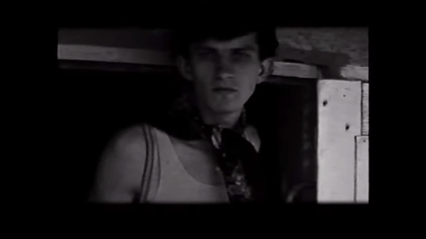 Український співак Кузьма Скрябін. Фото: стоп-кадр з кліпу "Чуєш біль"