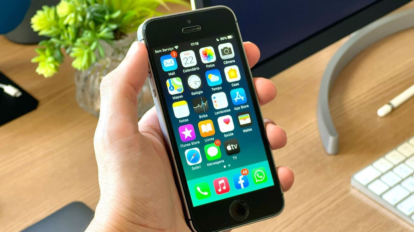Кінець легенди: Apple не надсилатиме оновлення для популярної моделі iPhone