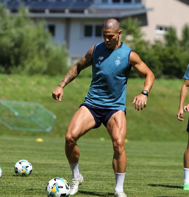 Денис Попов