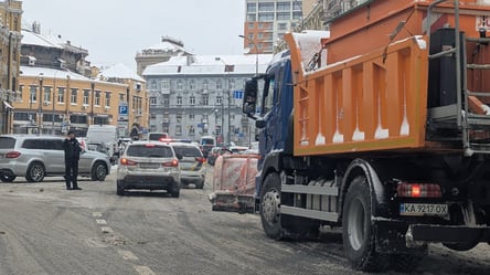 Киев стоит в пробках из-за гололеда — какая ситуация в столице - 290x166