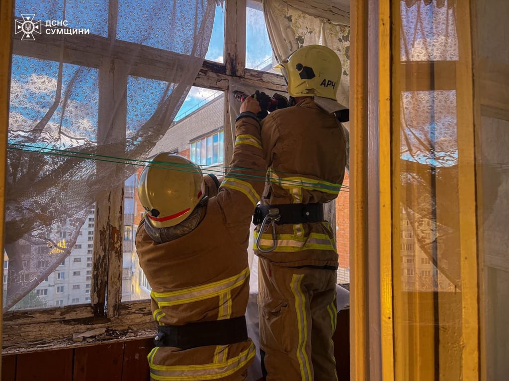 Аварійні роботи після обстрілу Сум 1 листопада