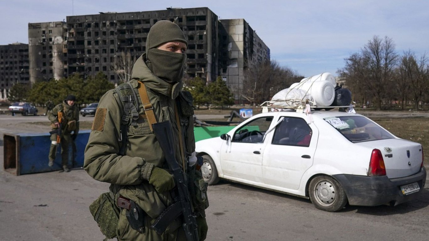 Оккупанты в Луганской области незаконно арестовывают людей и отбирают у населения больницы