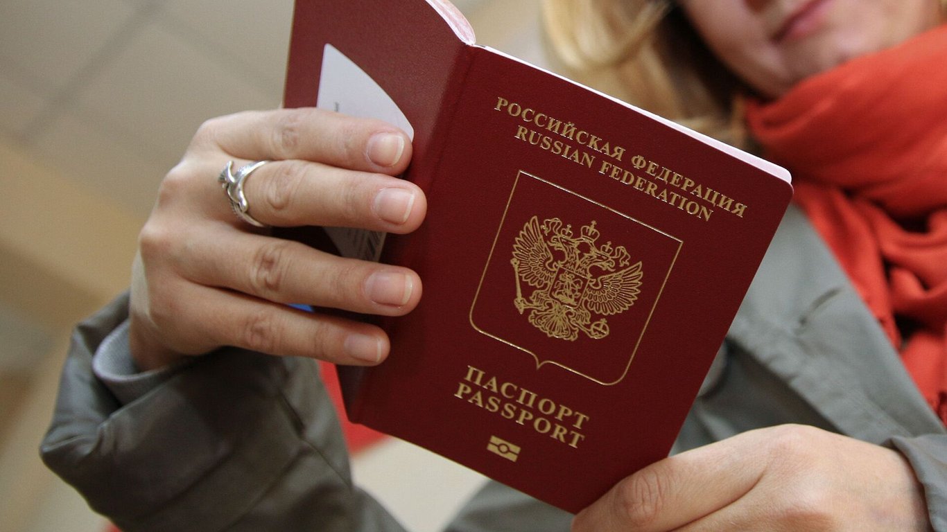 У Ялті окупанти відбирають майно українців, які не взяли російський паспорт