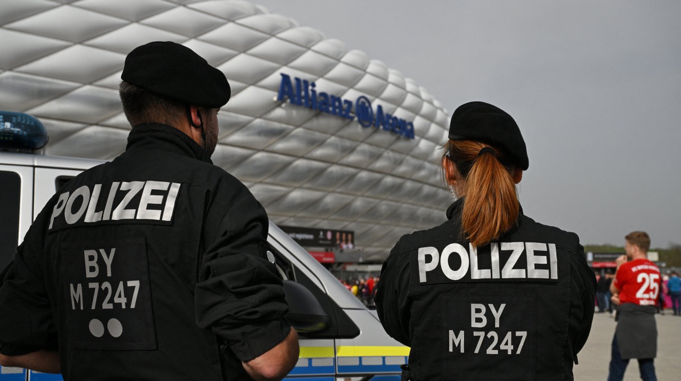 Полиция на стадионе