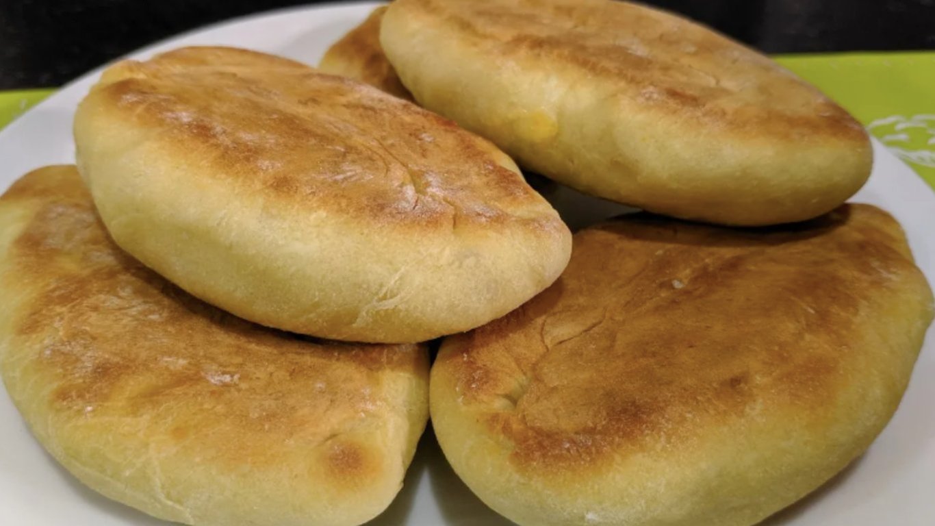 Пиріжки без смаження, без духовки та без дріжджів: тісто "на швидку руку"