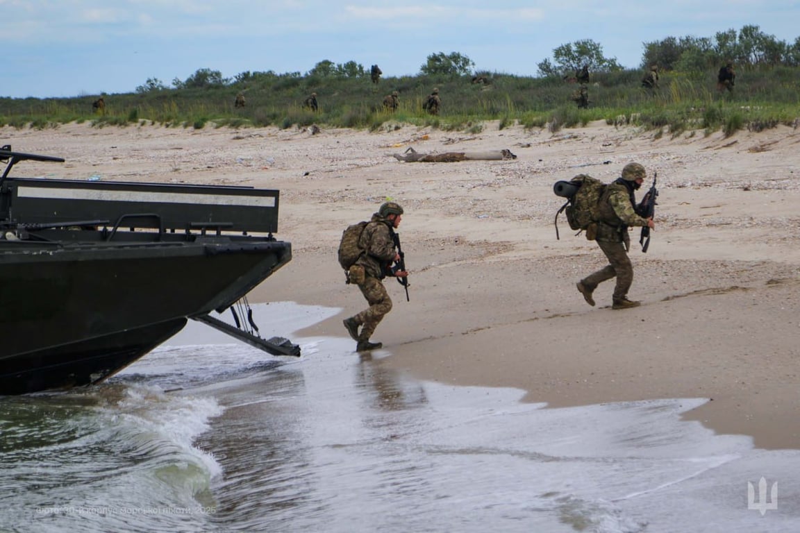 Президент Зеленський привітав військових моряків зі святом - фото 6
