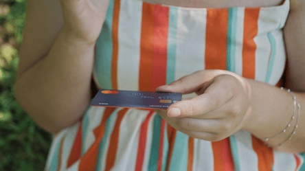 Доллары на карточку ПриватБанка — как открыть валютный счет - 285x160