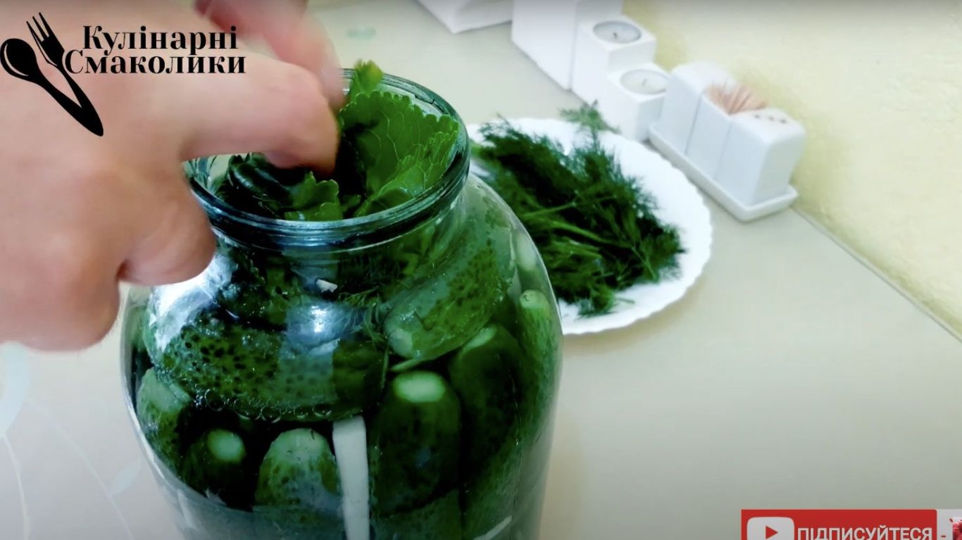 простий рецепт квашених огірків на зиму 