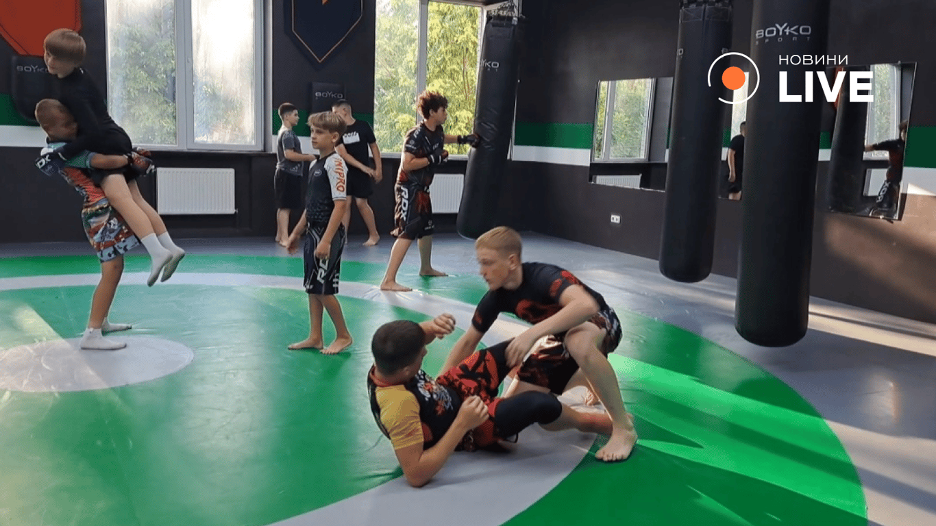 Діти тренуються в спортивному комплексі для ветеранів, військових та їх родин у Дніпрі