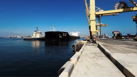 Український морський коридор: порти Одещини встановили рекорд - 290x166