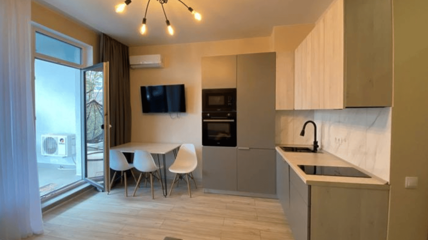 Квартира з ремонтом в Одесі