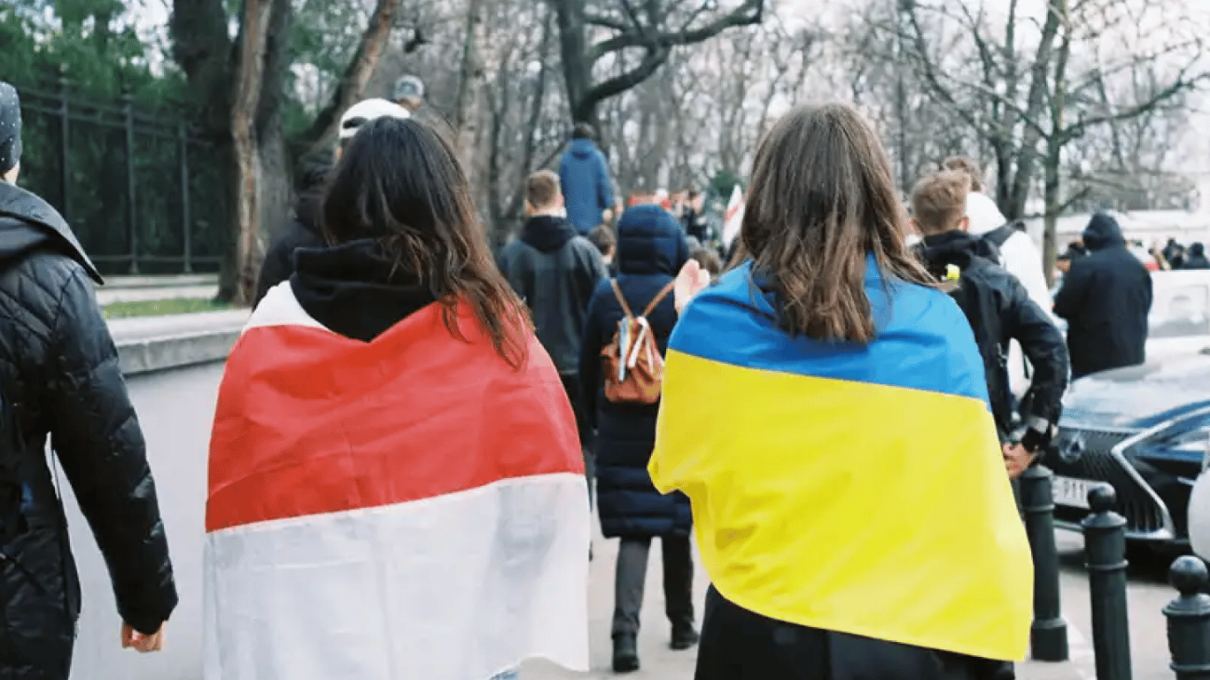 У Польщі українкам допоможуть знайти роботу у сфері освіти — що для цього потрібно