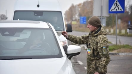 Кого з чоловіків випустять з України за гумдопомогою у березні - 285x160