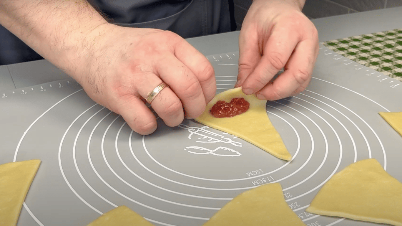 рецепт рогаликів з повидлом, які довго не черствіють