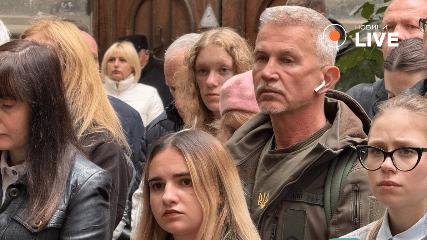 Відкриття меморіальної таблиці Андрію Парубію