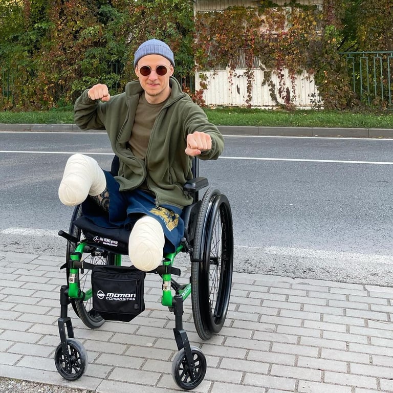 Ветеран войны и новый "Холостяк" Александр Терен планирует писать продолжение своей автобиографии - фото 2