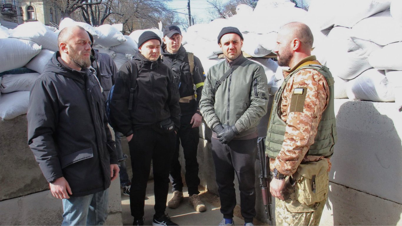 Чоловіків в Україні пропонують мобілізувати не лише на фронт — що відомо