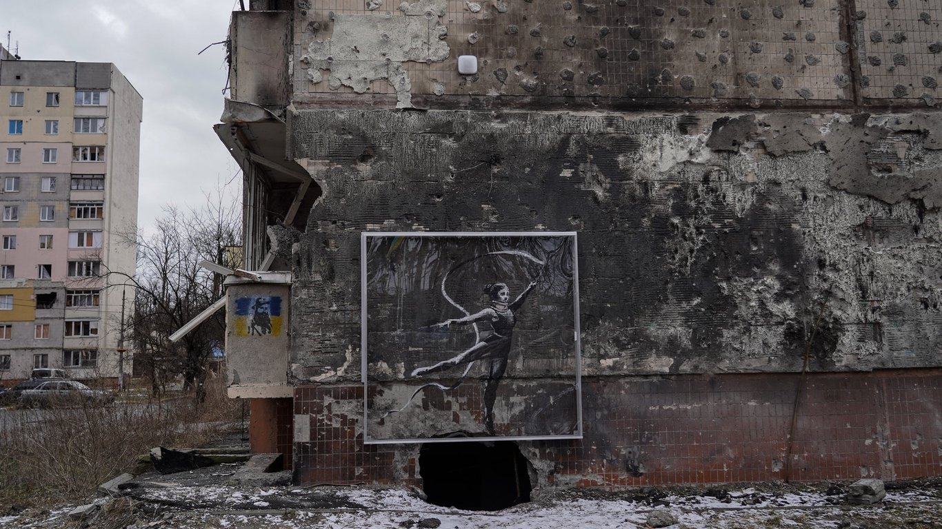 Роботи Бенксі: малюнки художника на Київщині охоронятимуть