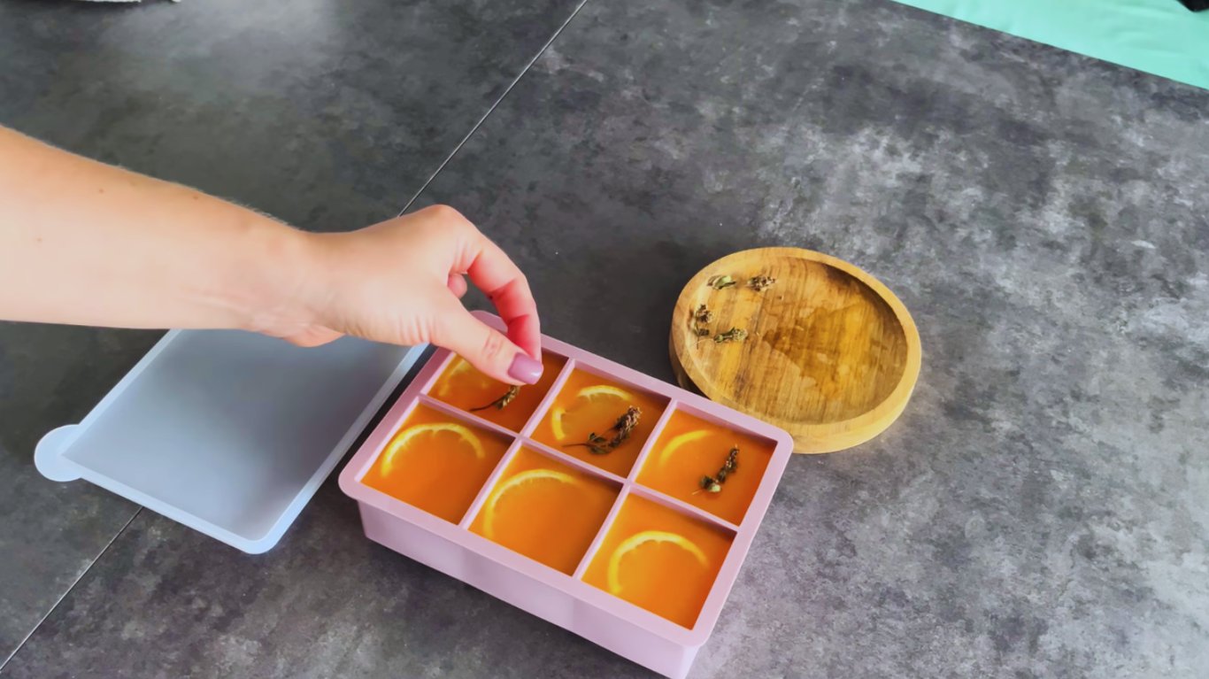 смачний чай з обліпихи в кубиках з мандарином