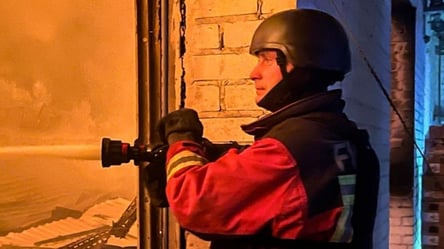 РФ завдала удару по Києву: спалахнула пожежа - 290x166