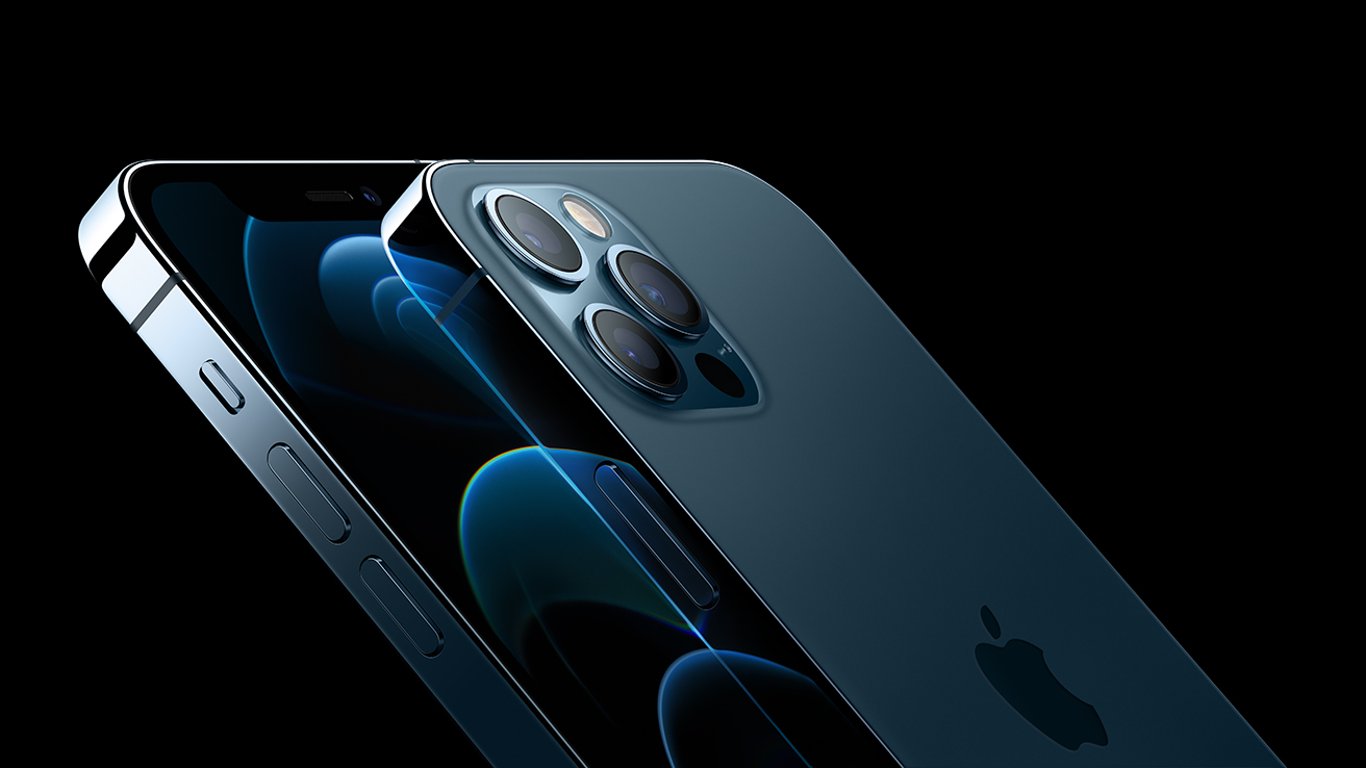 Франция обязала Apple остановить продажу iPhone 12: что случилось