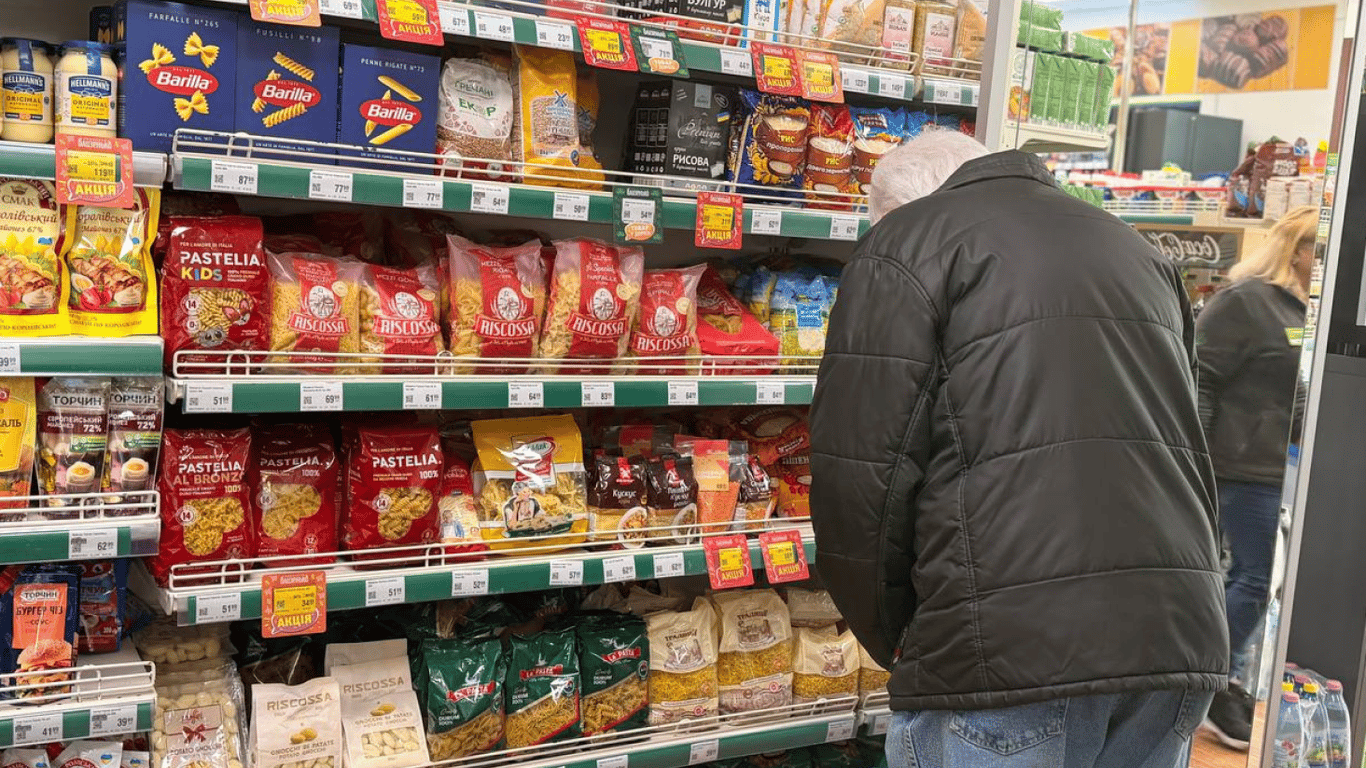 Гречка по 73 грн та макарони по 109 грн: ціни на крупи у Львові