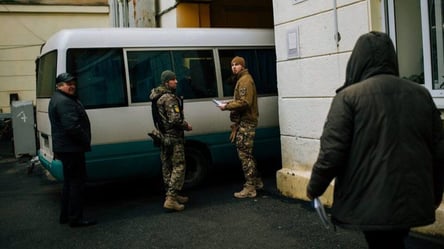 Мужчина препятствовал выезду брата на ВВК — что решил суд - 290x160