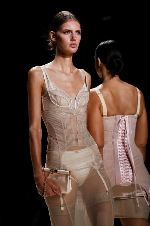 Модель на показі колекції Dolce & Gabbana. Фото: Reuters