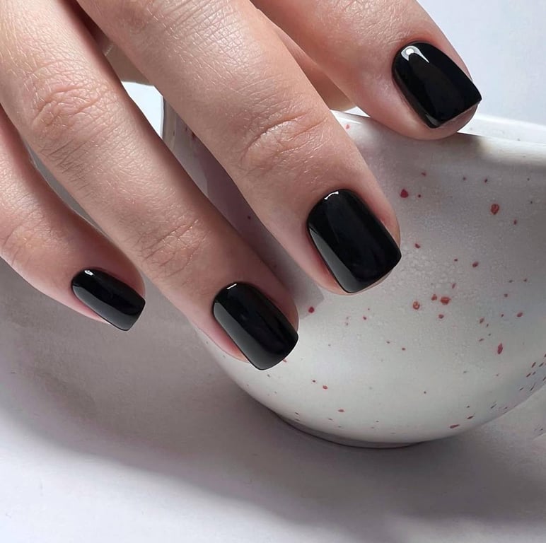 Глянцевий чорний має дуже ефектний вигляд 