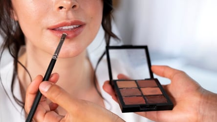 Look 10 years younger — face lifting makeup you can do yourself - 285x160