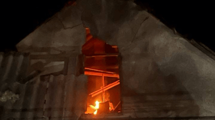 У Запоріжжі горить будинок після удару РФ - 290x160