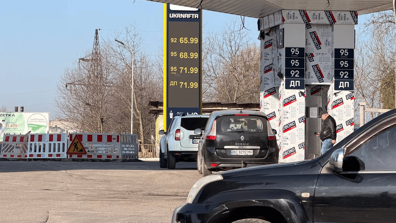 Цены на нефть могут упасть до 70 долларов, но есть нюанс: эксперт