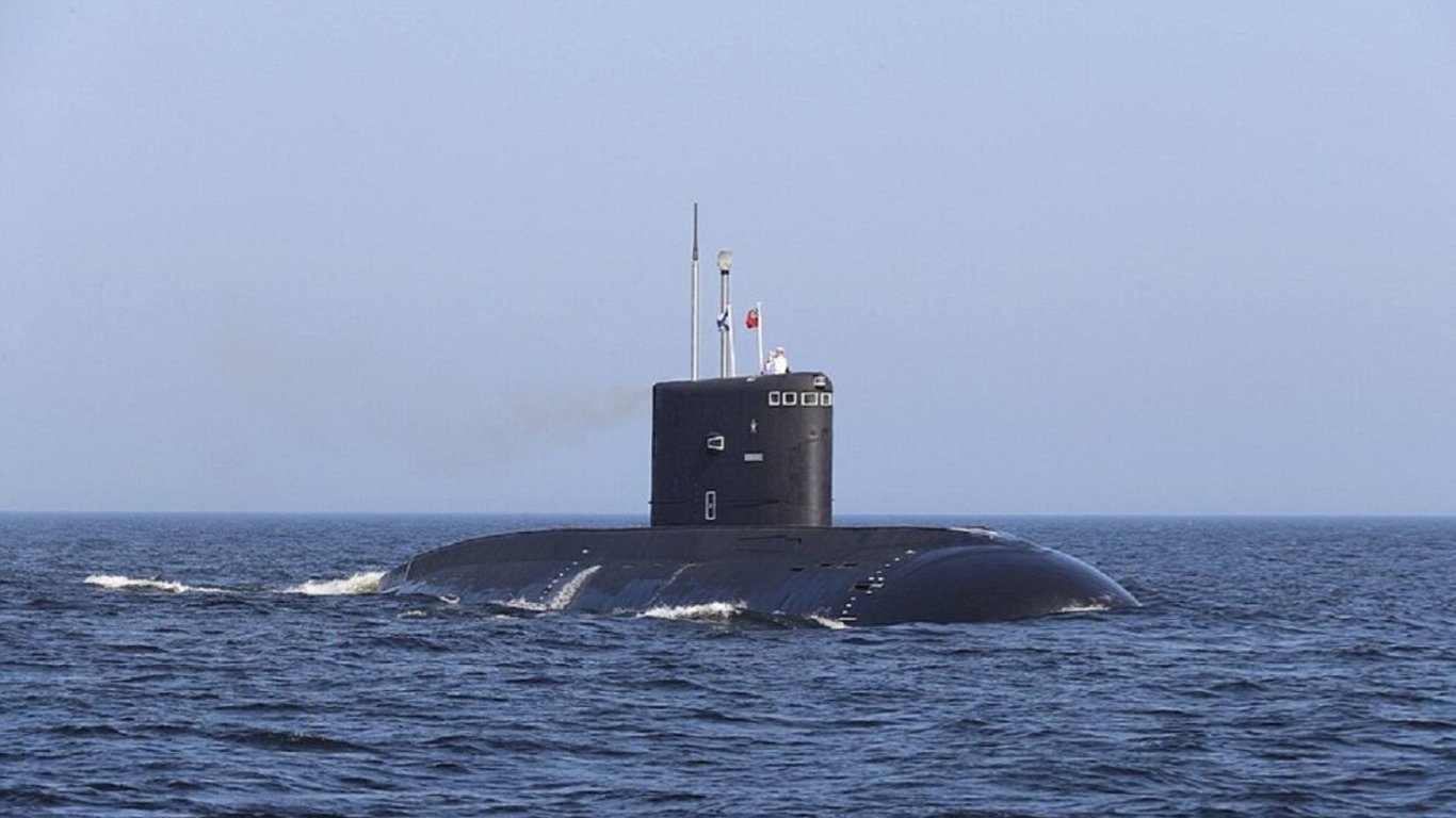 В Черном море снаряжен подводный ракетоноситель