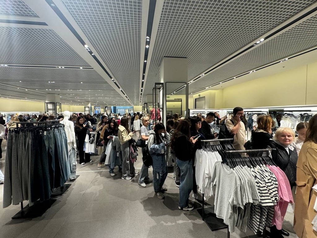 Магазины ZARA вернулись во Львов - чем удивляли - фото 1