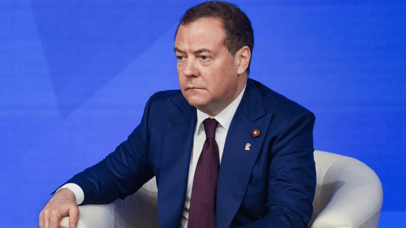 Медведев начал снова угрожать Украине — что он сказал на этот раз