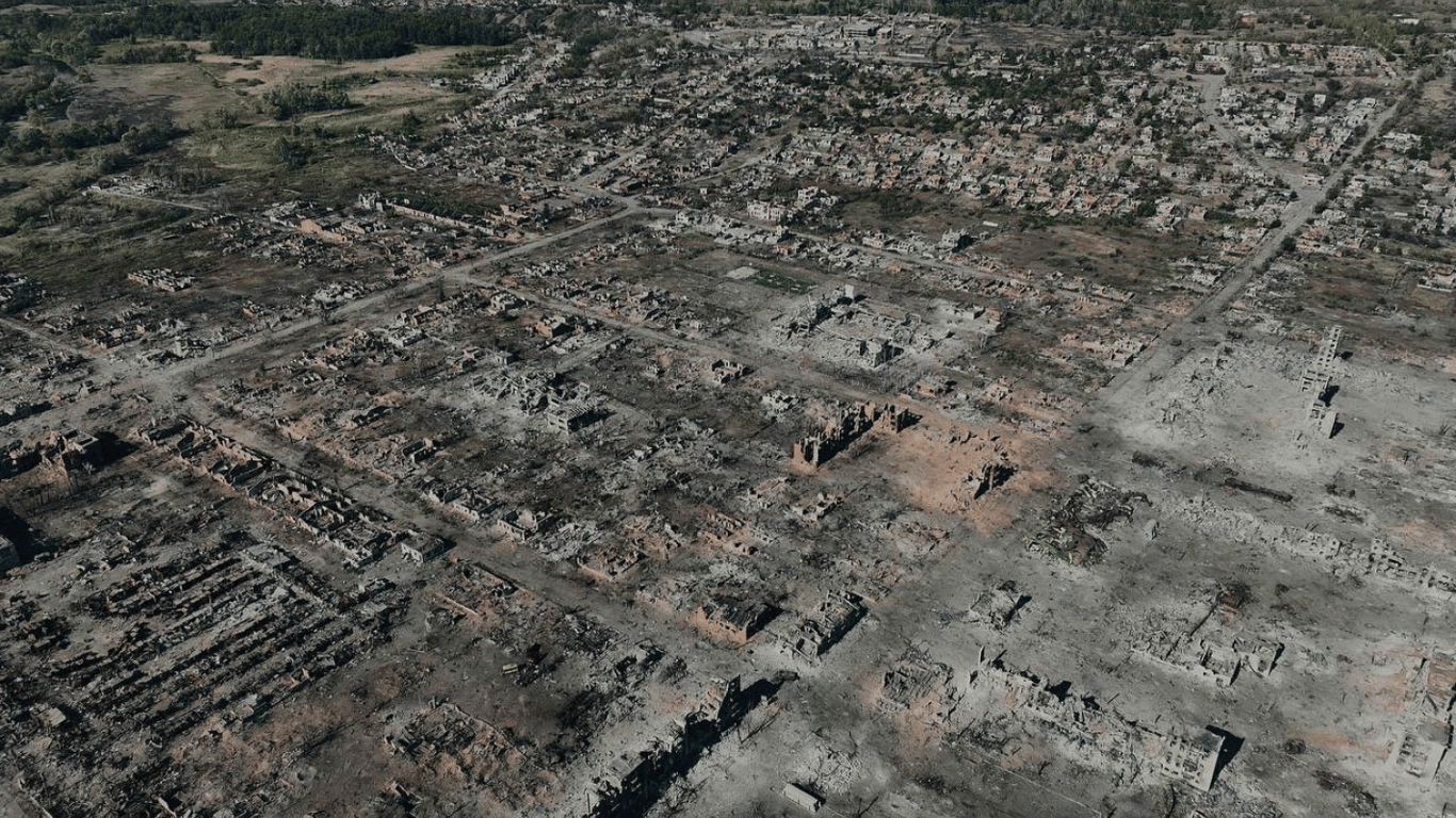 Волчанская больше не существует — фотографы Либеровы поделились кадрами разрушенного города