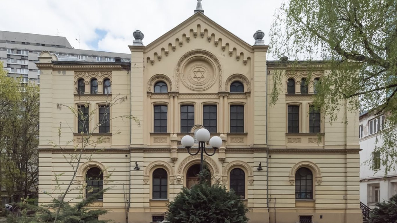 У Варшаві невідомі намагалися підпалити синагогу — деталі