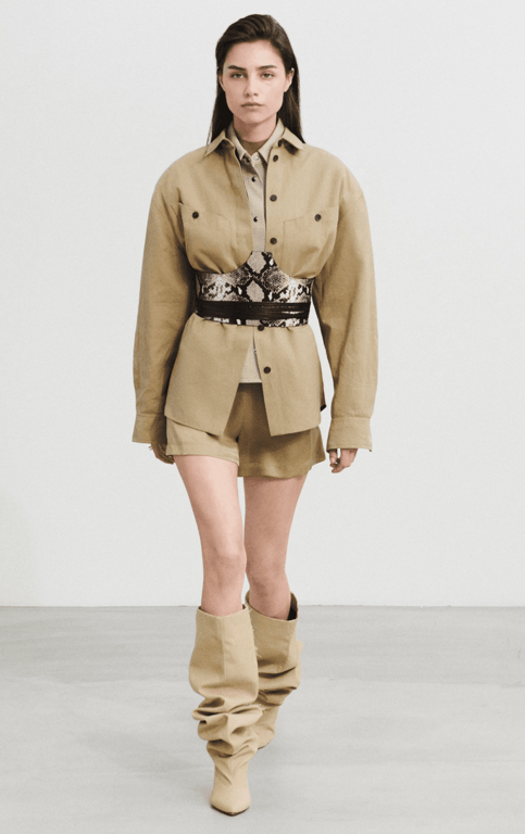 Corset belt in the spotlight