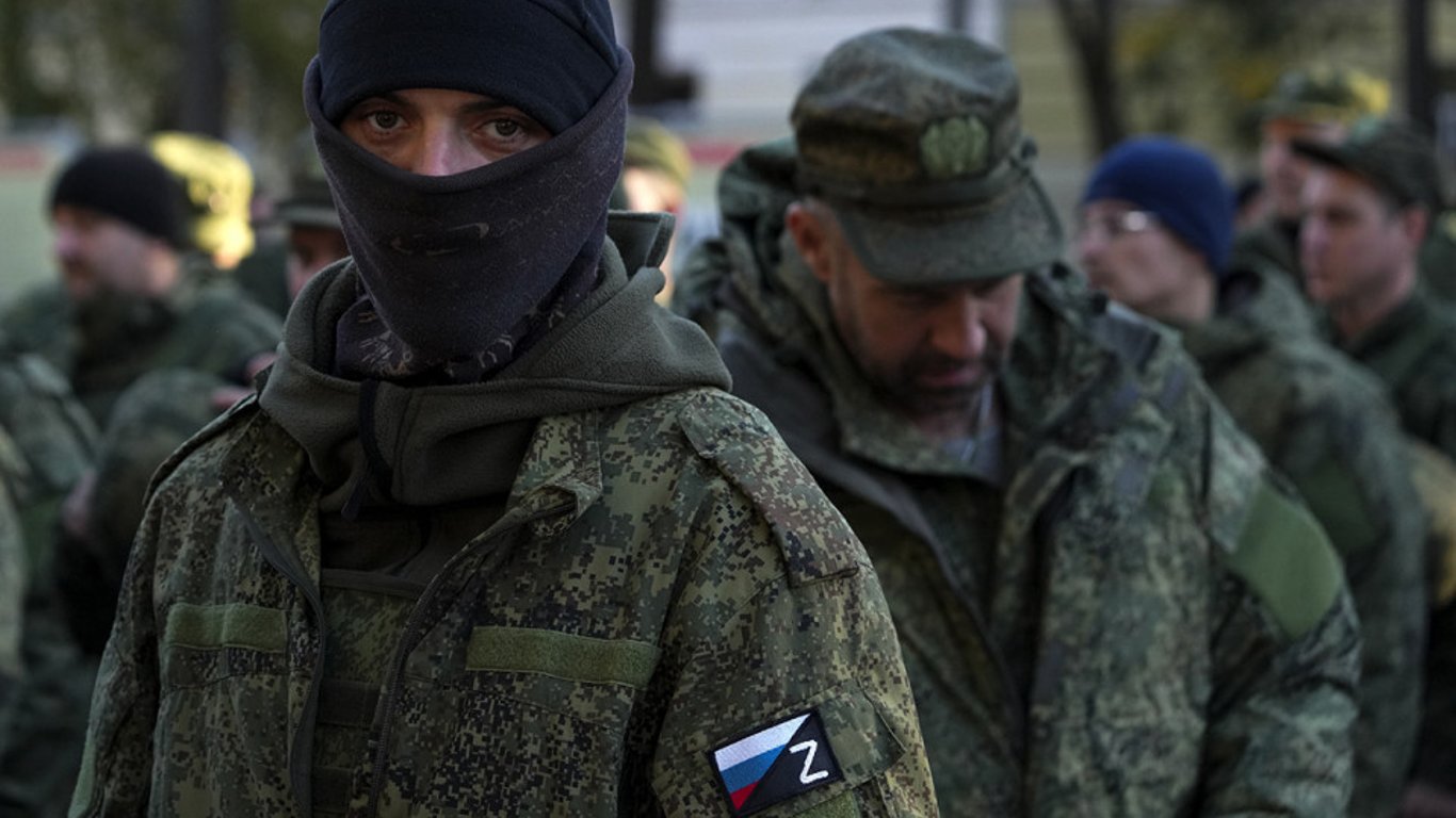Російський окупант поскаржився на керівництво, яке відбирає у військових зарплату