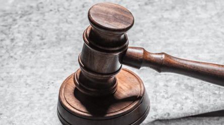 На Одещині військовий в СЗЧ тричі обікрав магазин — який вирок - 285x160