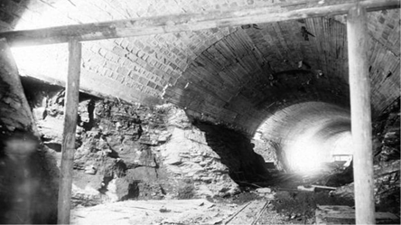 Була під грифом "секретно": таємниця занедбаної станції метро в Чехії - 290x166