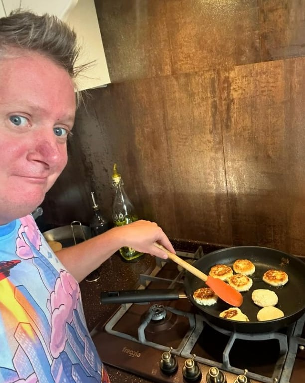 Зірка "Дизель шоу" здивував заняттям у розпал ракетної атаки на Київ - фото 1